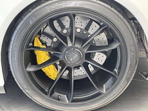 Certified 2018 Porsche 911 GT3 w/ Sport Chrono Package RWD image 12