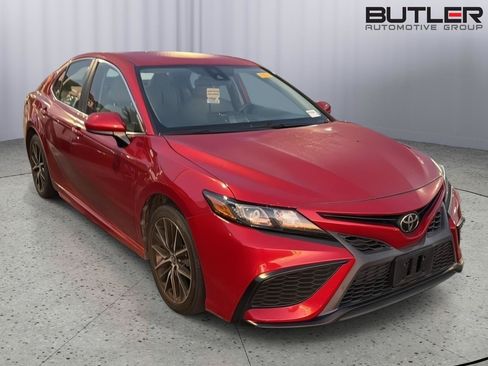 Used 2021 Toyota Camry SE FWD image 6