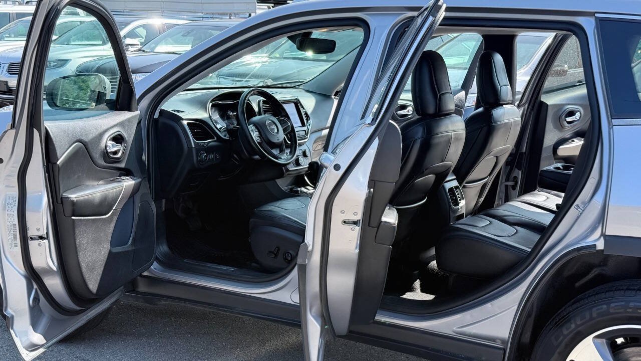 Used 2020 Jeep Cherokee Limited AWD/4WD image 19