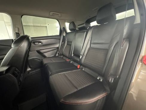 Used 2026 Nissan Rogue SV AWD/4WD image 12