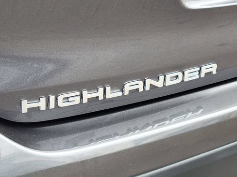 Used 2023 Toyota Highlander XLE FWD image 27