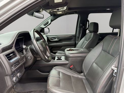 Used 2023 Chevrolet Suburban RST w/ Luxury Package AWD/4WD image 4