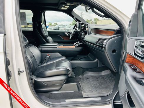 Used 2019 Lincoln Navigator Reserve AWD/4WD image 41