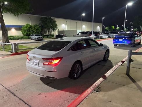 Used 2021 Honda Accord LX image 7
