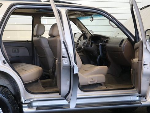 Used 2000 Toyota 4Runner Limited AWD/4WD image 45