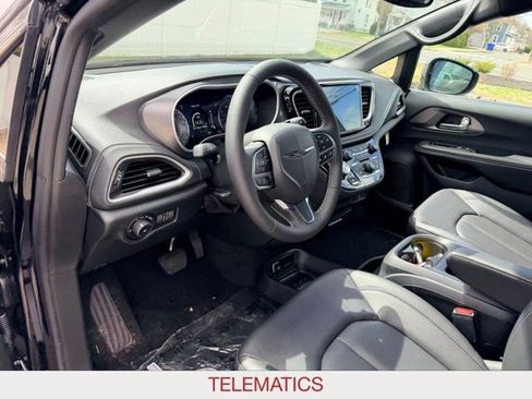 New 2026 Chrysler Pacifica Select AWD/4WD image 13
