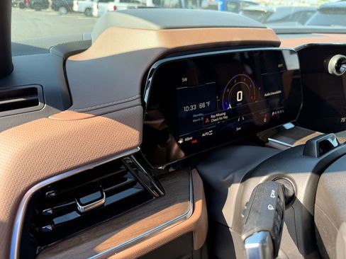 New 2026 Chevrolet Suburban High Country AWD/4WD image 23