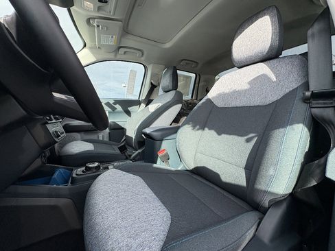 New 2025 Ford Maverick XLT w/ XLT Luxury Package FWD image 17