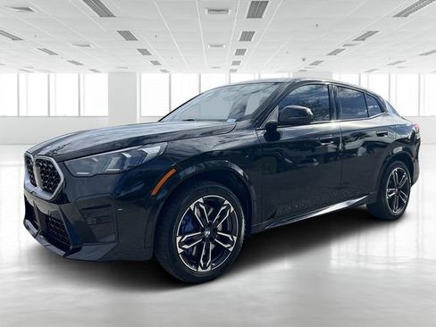 Certified 2025 BMW X2 xDrive28i image 8