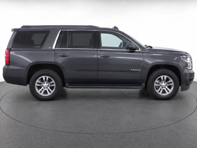 Used 2018 Chevrolet Tahoe LT w/ Luxury Package RWD image 4