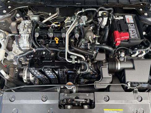 Used 2025 Nissan Altima 2.5 SV FWD image 31
