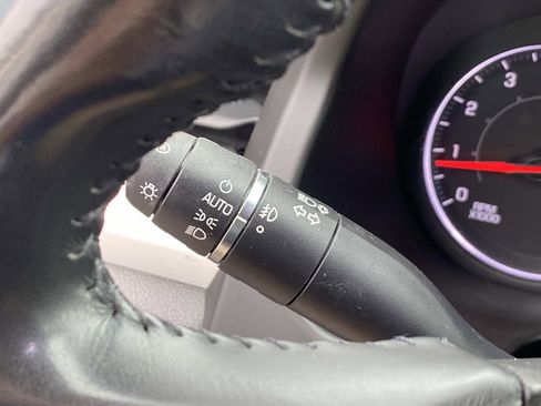 Used 2019 GMC Acadia SLT image 18