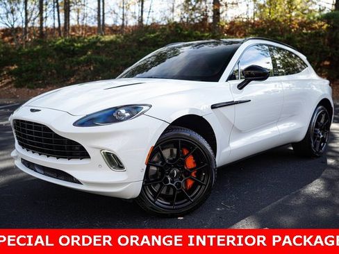 Used 2022 Aston Martin DBX image 1