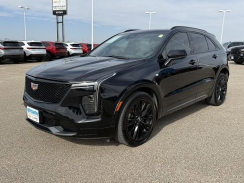 Used 2025 Cadillac XT4 Sport image 4