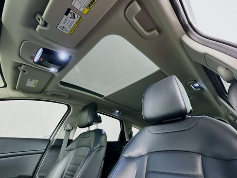 Used 2023 Kia Sportage SX image 23