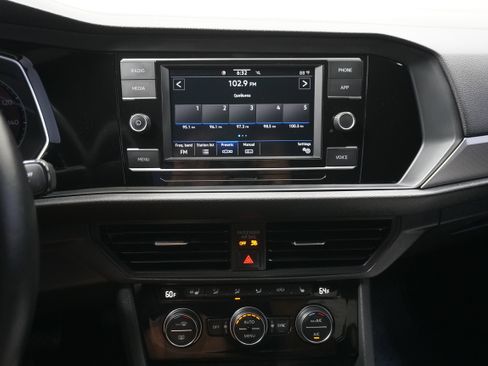 Used 2021 Volkswagen Jetta R-Line w/ R-Line Cold Weather Package image 19