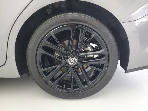 Used 2025 Toyota Camry SE w/ Convenience Package FWD image 11