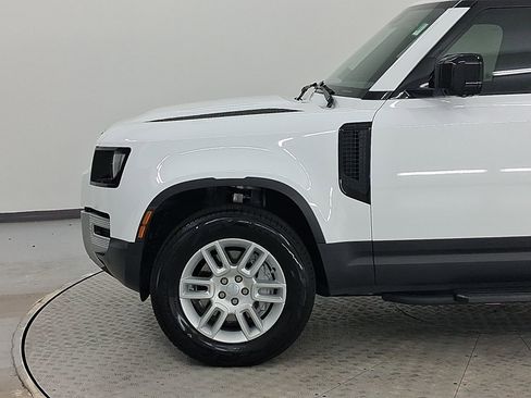 Used 2025 Land Rover Defender 110 S image 20