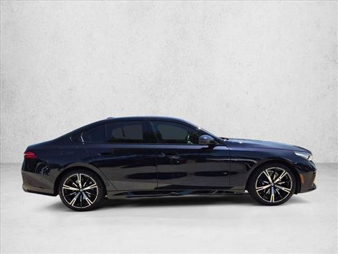 Used 2026 BMW 530i w/ M Sport Package RWD image 4