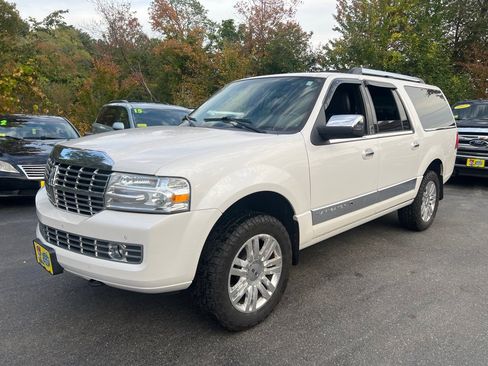 Used 2012 Lincoln Navigator L 4WD image 1