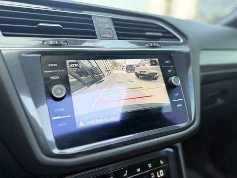 Used 2022 Volkswagen Tiguan SEL R-Line AWD/4WD image 37