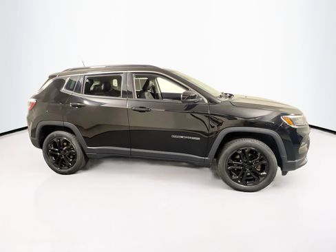 Used 2022 Jeep Compass Limited image 4