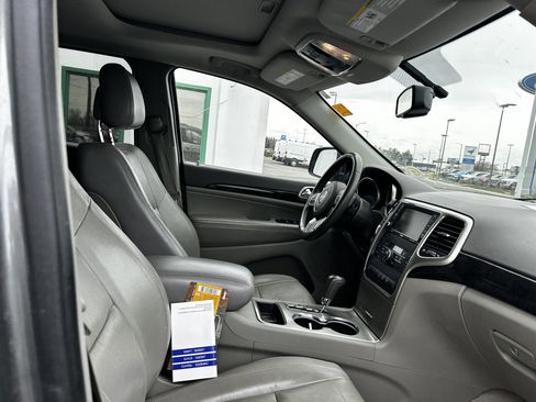 Used 2012 Jeep Grand Cherokee Laredo image 12