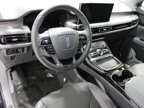 Used 2022 Lincoln Nautilus Reserve AWD/4WD image 13