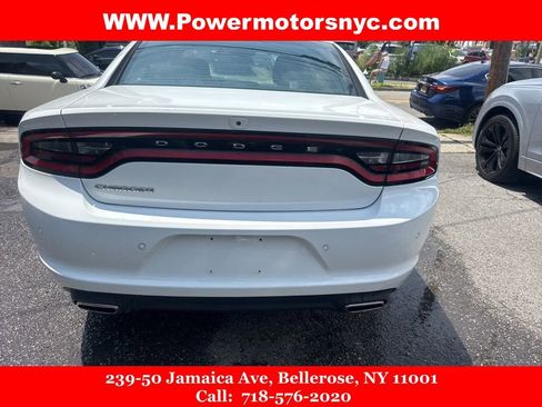 Used 2022 Dodge Charger SXT image 4