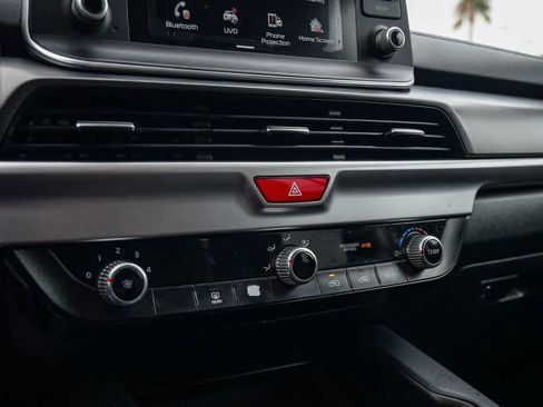 Used 2021 Kia Telluride LX FWD image 22