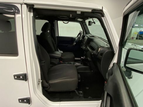 Used 2018 Jeep Wrangler Unlimited Sport AWD/4WD image 22