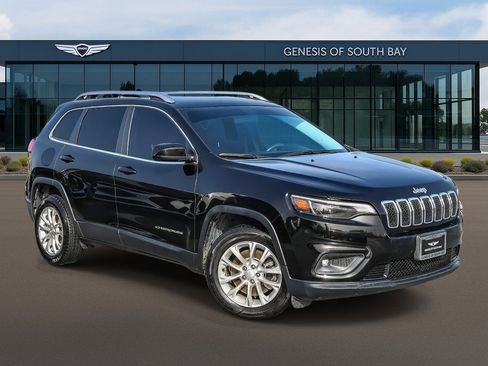 Used 2019 Jeep Cherokee Latitude w/ Popular Appearance Group image 1
