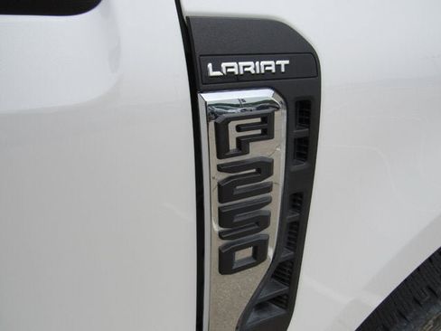 Used 2025 Ford F250 Lariat w/ Chrome Package AWD/4WD image 40