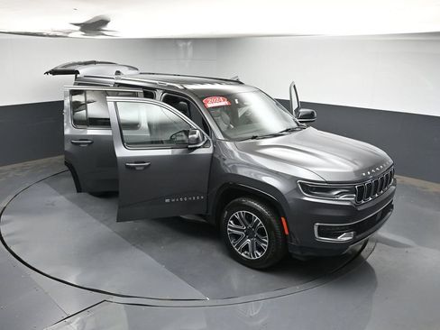 Used 2024 Jeep Wagoneer Series II w/ Flexible Seating Group RWD image 44