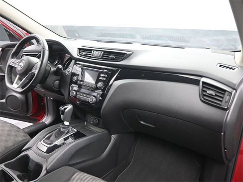 Used 2018 Nissan Rogue Sport SV w/ SV All-Weather Package image 24