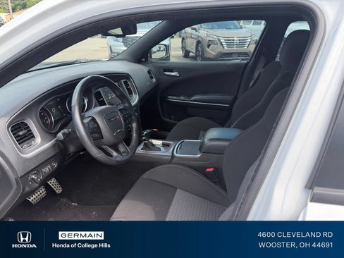 Used 2022 Dodge Charger R/T RWD image 2