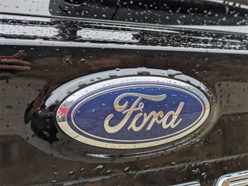 Used 2022 Ford Edge Titanium image 9