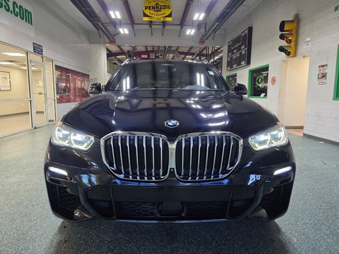 Used 2019 BMW X5 xDrive50i w/ M Sport Package image 3