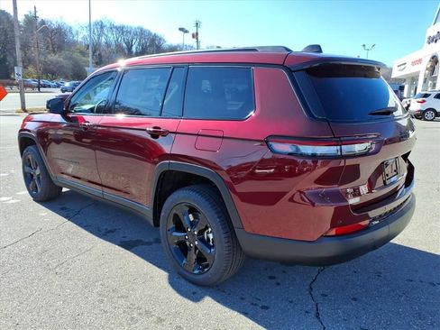 New 2025 Jeep Grand Cherokee L Limited image 11