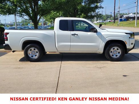 Used 2022 Nissan Frontier S RWD image 2