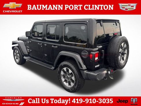Used 2022 Jeep Wrangler Unlimited Sahara w/ Cold Weather Group AWD/4WD image 3