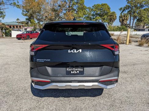 Certified 2024 Kia Sportage LX image 8