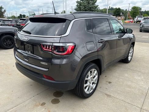 Used 2023 Jeep Compass Latitude AWD/4WD image 6