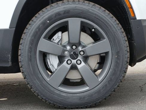 Used 2026 Land Rover Defender 110 S AWD/4WD image 8