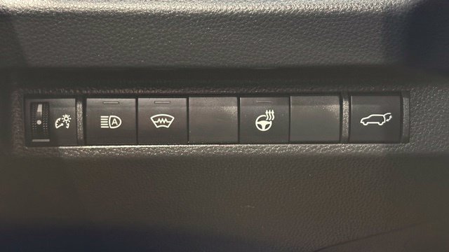 Used 2025 Toyota RAV4 XLE w/ Convenience Package AWD/4WD image 33