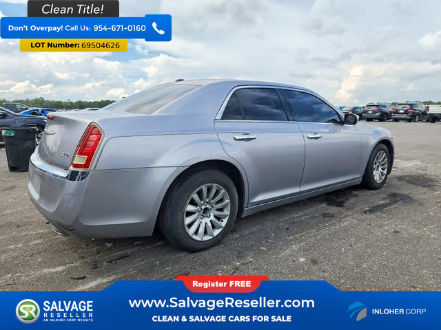 Used 2014 Chrysler 300 w/ Driver Convenience Group RWD image 4
