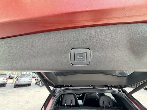 Used 2023 Chevrolet TrailBlazer RS w/ Sun and Liftgate Package image 13