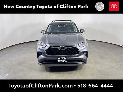 Used 2023 Toyota Highlander Platinum image 8