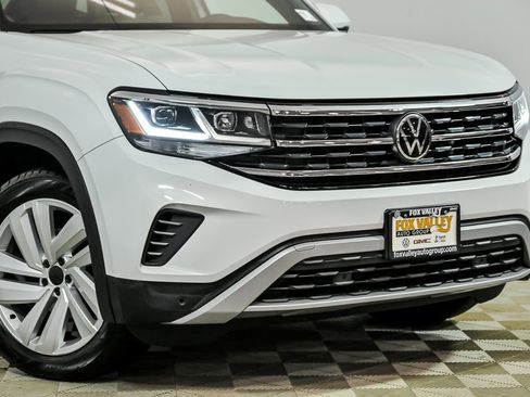 Used 2023 Volkswagen Atlas Cross Sport SE image 2