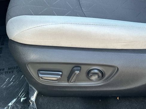 Used 2021 Toyota RAV4 XLE FWD image 25